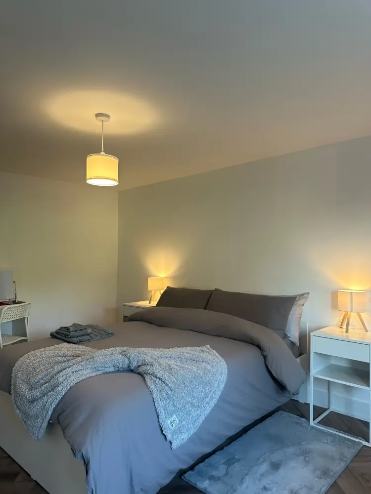 Modern 1-Bed Serviced Apartment in Heart of Yeadon